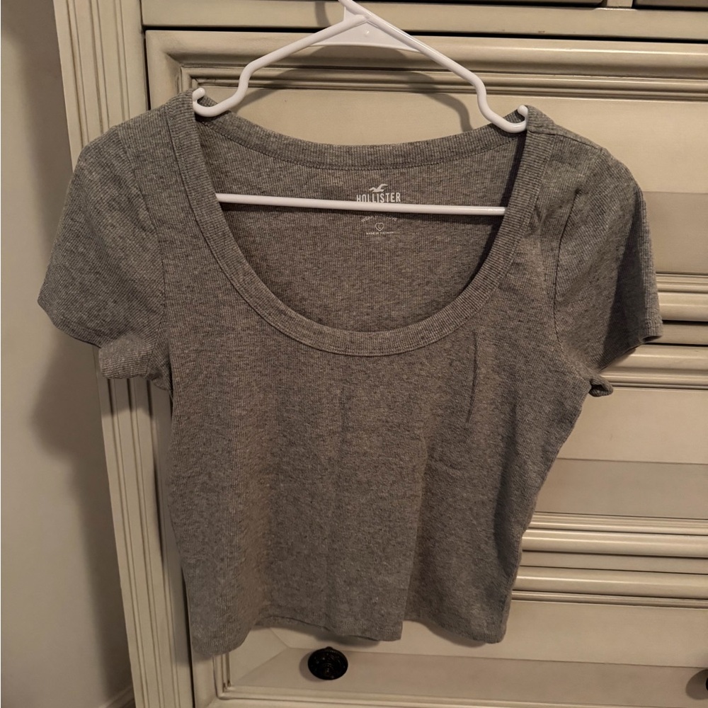 NWOT Hollister Heather Gray Women's Tee